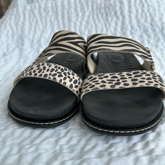 Sperry mixed animal print two strap slides with gold hardware size 10M - Picture 7 of 8